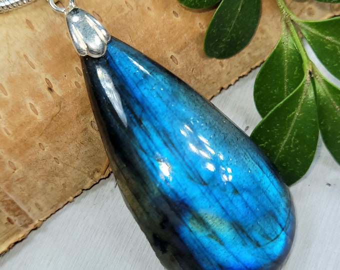 Natural High Grade Full Blue Flash Labradorite Cabochon .925 Sterling Silver Pendant, Labradorite Pendant, Statement Pendant, FF06, Handmade