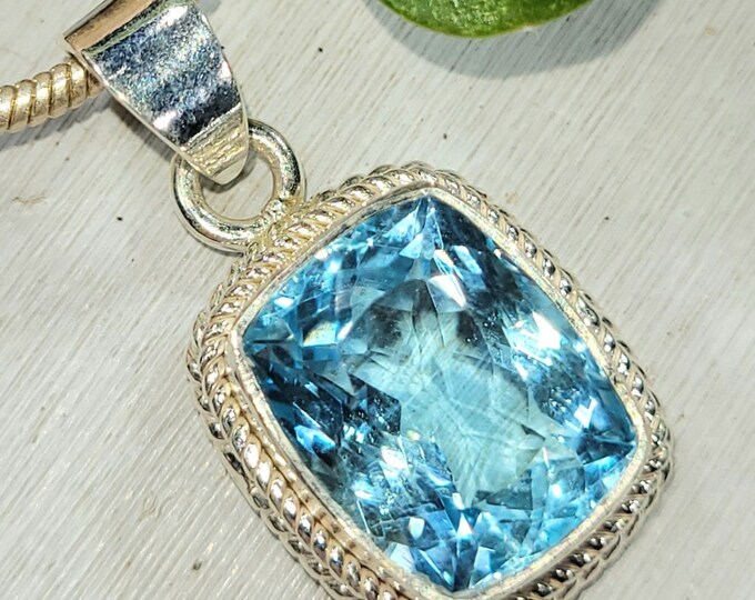 Eye Clean Faceted Blue Topaz Pendant Handmade .925 Sterling Silver 5.7 Grams 1/2" x 3/8" FW07