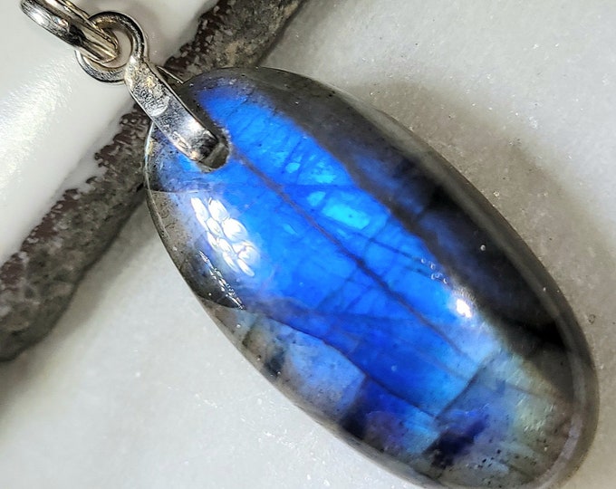 Natural Top Grade Blue Flash Labradorite Oval Cabochon .925 Sterling Silver Pendant 1 3/4" x 5/8" EE12