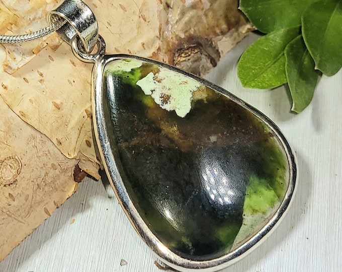 Natural High Grade Chrome Chalcedony .925 Sterling Silver Pendant 2" x 1 1/8" 11 Grams AC08