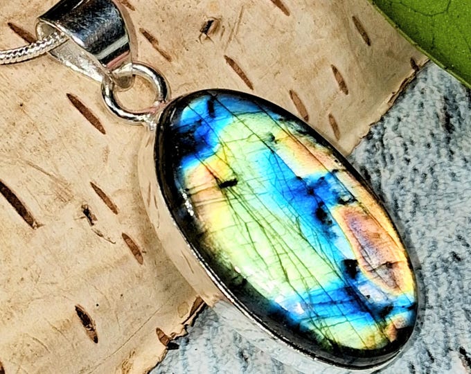 Multi Flash Labradorite Sterling Silver Pendant; Oval Labradorite Pendant, KB09