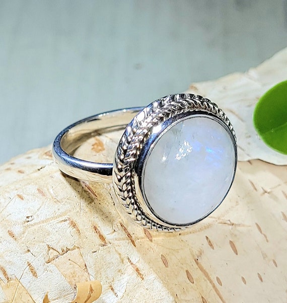 Blue Flash Moonstone Ring: Sterling Silver, Size