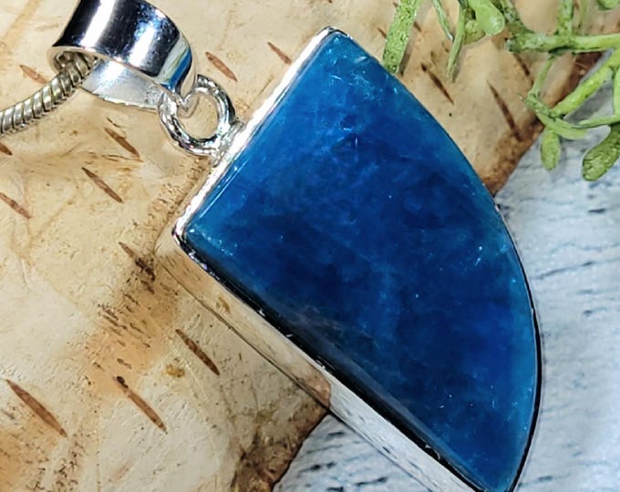 Blue Apatite Pendant, .925 Sterling Silver Apatite Pendant, Silver Apatite Pendant, Gift for her, Statement pendant HW07