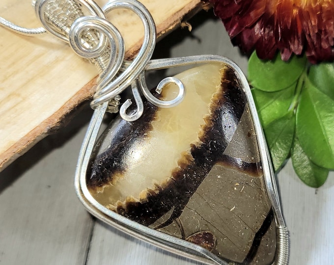 Natural Yellow Septarian Pear wire wrapped .925 Silver Pendant, Sterling Silver Wire Wrapped pendants, Handmade Stone Jewelry CV06