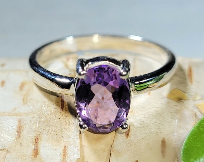 Natural High Quality Amethyst Oval 1.10Ct .925 Sterling Silver Ring Size 5.5 2.4 Grams 5/16" x 1/4" EY37 Eye Clean