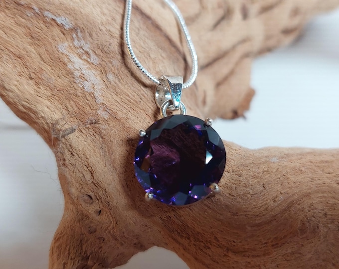 Amethyst .925 Sterling Silver Pendant measures 5/8" x 5/8" 4 Grams JV50