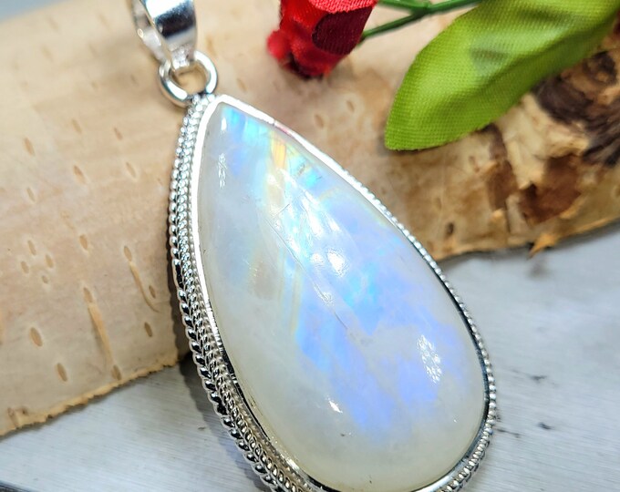 Rainbow Moonstone Pendant, Rainbow Moonstone Sterling Silver Pendant, Moonstone Pendant, Handmade Pendant, Boho Pendant, Gift for Her