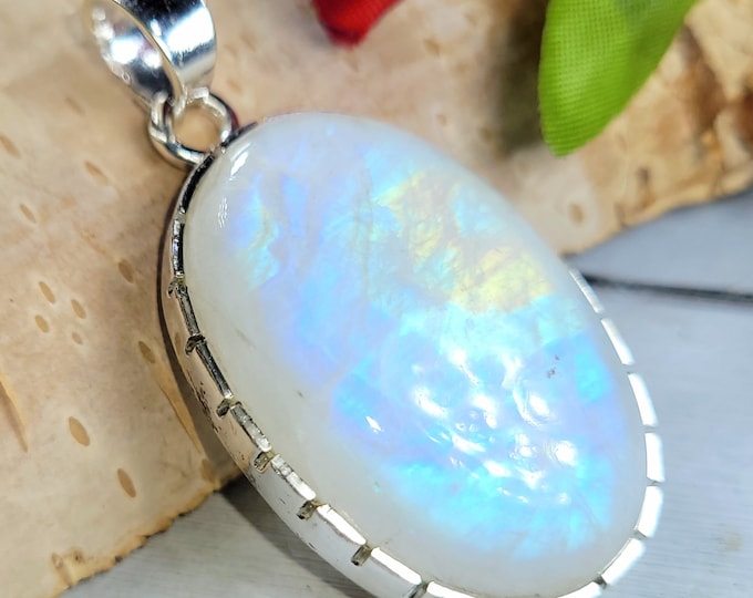 Rainbow Moonstone Pendant, Rainbow Moonstone Sterling Silver Pendant, Moonstone Pendant, Handmade Pendant, Boho Pendant, Gift for Her