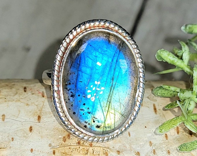 Labradorite Ring. Labradorite Sterling Silver Ring Size 7.5, Handmade Labradorite Ring, Statement Labradorite Ring, HD36, Gift for Her
