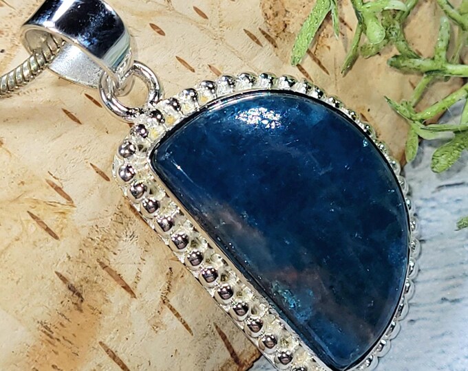 Blue Apatite Pendant, .925 Sterling Silver Apatite Pendant, Silver Apatite Pendant, Gift for her, Statement pendant HW05