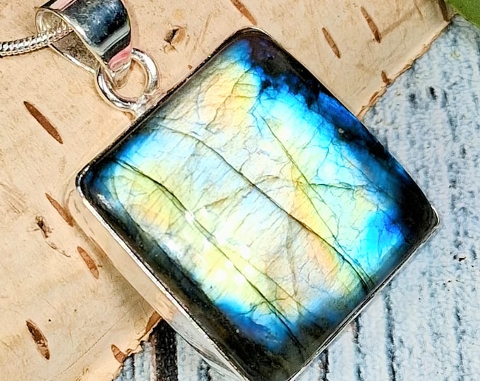 Multi Flash Labradorite Sterling Silver Pendant; Oval Labradorite Pendant, KB05