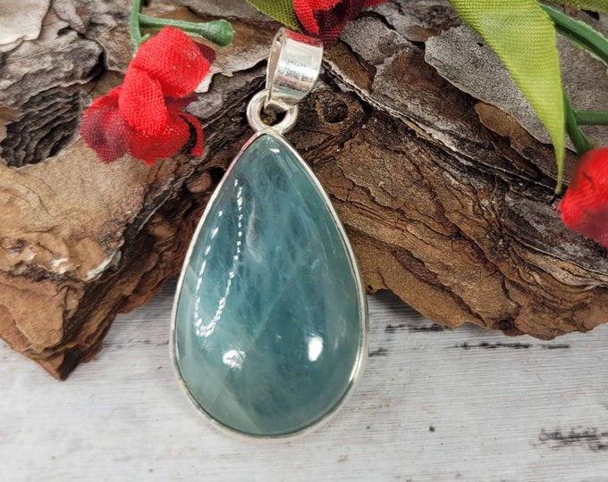 Natural Aquamarine Pear .925 Sterling Silver Pendant 9 grams 1 5/8" x 3/4" CY08