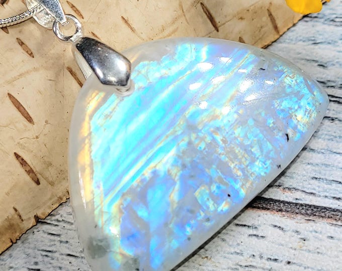 AAA Moonstone Sterling Silver Pendant: Multi Flash Cushion Cabochon, JH27