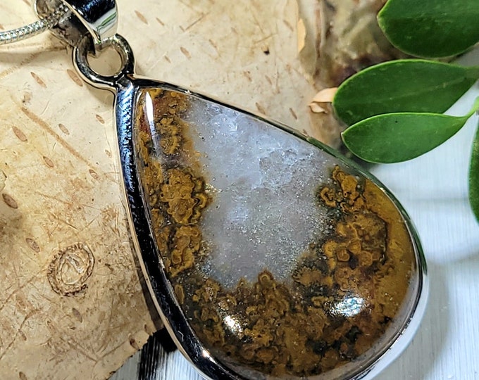 Natural Choice Grade Seam Agate Pear Handmade .925 Sterling Silver Pendant 1 13/16" x 1" 11 Grams AR20