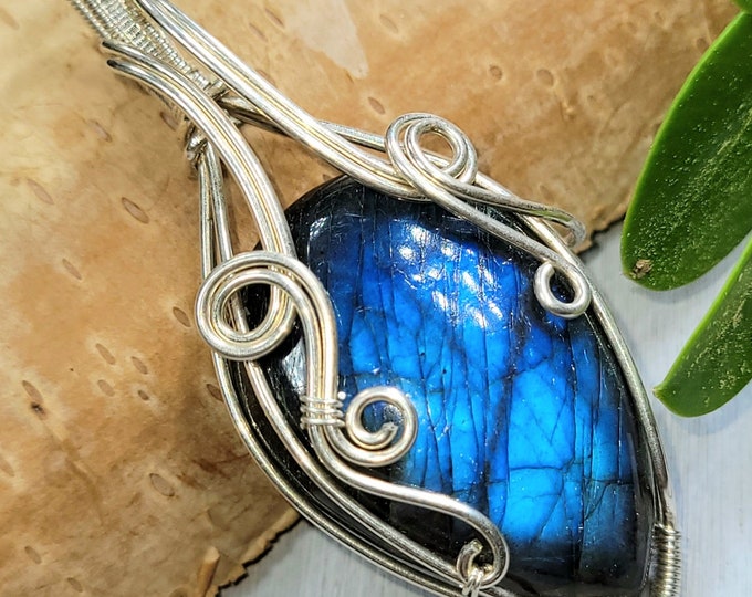 Labradorite Pendant, Labradorite Hand Wire Wrapped Sterling Silver Pendant, Handmade Labradorite Pendant, Statement Pendant, Gift for Her FD