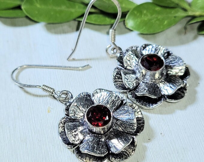Natural Rhodolite Garnet Flower Designer Style Estate .925 Sterling Silver Earrings 8 Grams 1 1/2" x 3/4" H17