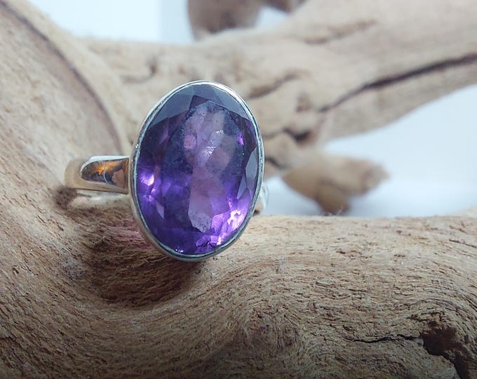 Amethyst .925 Sterling Silver Ring Size 6, 4 Grams 1/2" x 3/8" JV49