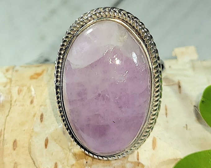 Natural Pinkish Purple Kunzite Oval .925 Sterling Silver Ring Size 7 1/4 Weighs 10 Grams Face Measures 1" x 3/4" AJ06