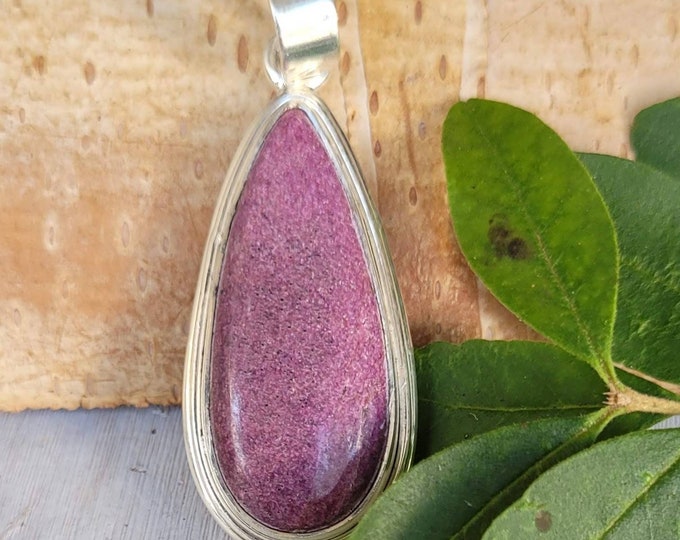 Natural AAA Pear Stichtite.925 Sterling Silver Pendant 8 grams 1 3/4" x 3/4" CW04