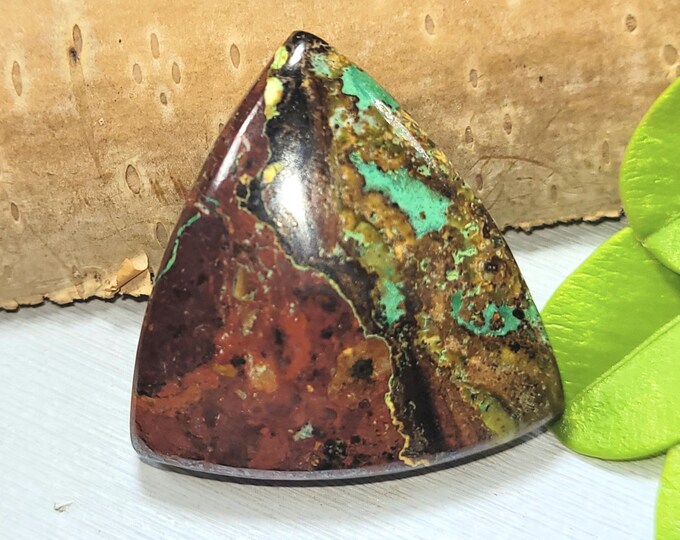 Zarinite Triangle Cabochon, Rare Zarinite Cabochon, Premium Grade Zarinite 29ct Triangle Cabochon, Wire Wrapping, Pendant, DU34, Gift Idea