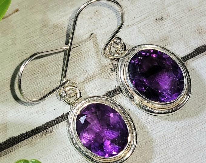 Natural High Grade Amethyst .925 Sterling Silver Earrings VS Clarity 1 1/4" x 1/2" 5 Grams EK22