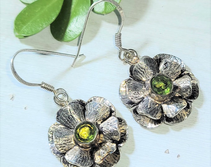 Natural Peridot Flower Designer Style Estate .925 Sterling Silver Earrings 8 Grams 1 9/16" x 13/16" G13