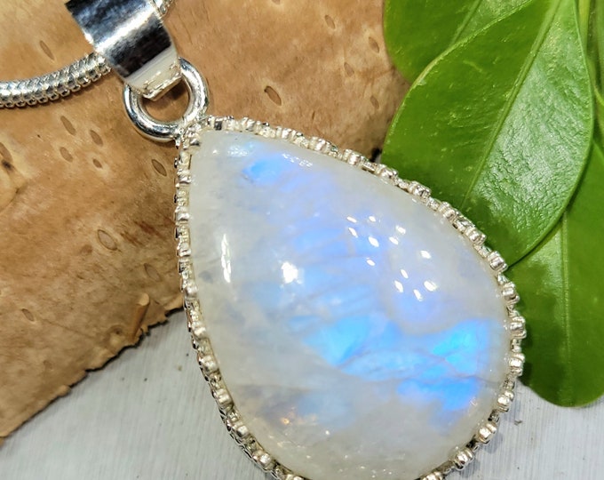 Moonstone Pendant, Rainbow Moonstone Sterling Silver Pendant, Crown Prong Silver Moonstone Pendant, Gift for Her, Statement Pendant, FG18