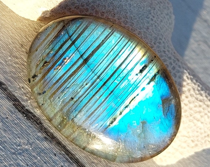 Blue Flash Labradorite Oval Cabochon: 80ct Gemstone for Wire Wrapping