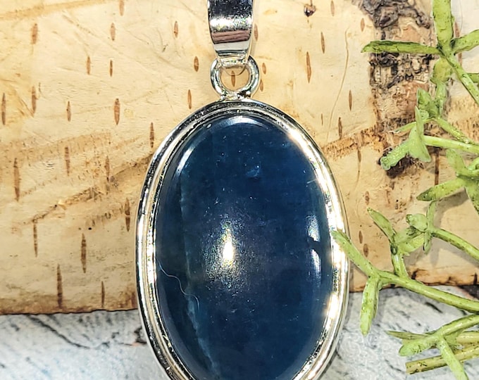 Blue Apatite Pendant, .925 Sterling Silver Apatite Pendant, Silver Apatite Pendant, Gift for her, Statement pendant HW02