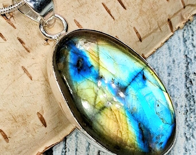 Multi Flash Labradorite Sterling Silver Pendant; Oval Labradorite Pendant, KB08