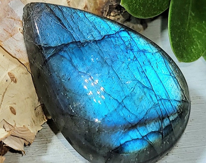 Natural Blue Flash Labradorite Pear Cabochon 30ct 29mm x 20mm Wire Wrapping, Weaving or Pendant, Collector EW21