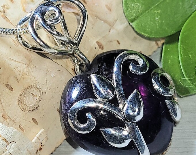 Natural Amethyst Heart Floral .925 Sterling Silver Pendant measures 1 5/16" x 3/4" 7 Grams G12