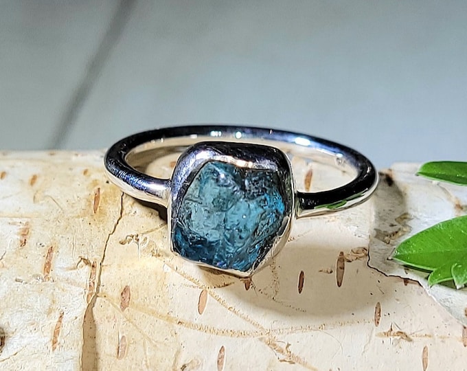 Natural Top Grade Blue Rough Cut Apatite Handmade .925 Sterling Silver Ring Size 6.5 3 Grams 3/8" x 3/8" AN43
