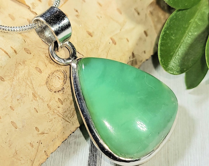 Natural AAA Grade Green Chrysoprase .925 Sterling Silver Pendant Measures 1 3/8" x 7/8" Weighs 5 Grams AB46