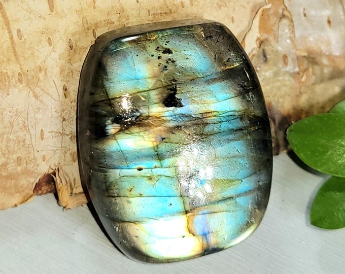 Natural Top Quality Multi Flash Labradorite Cushion Cabochon 50ct 10 Grams 27mm x 22mm Wire Wrapping, Weaving or Pendant AT08