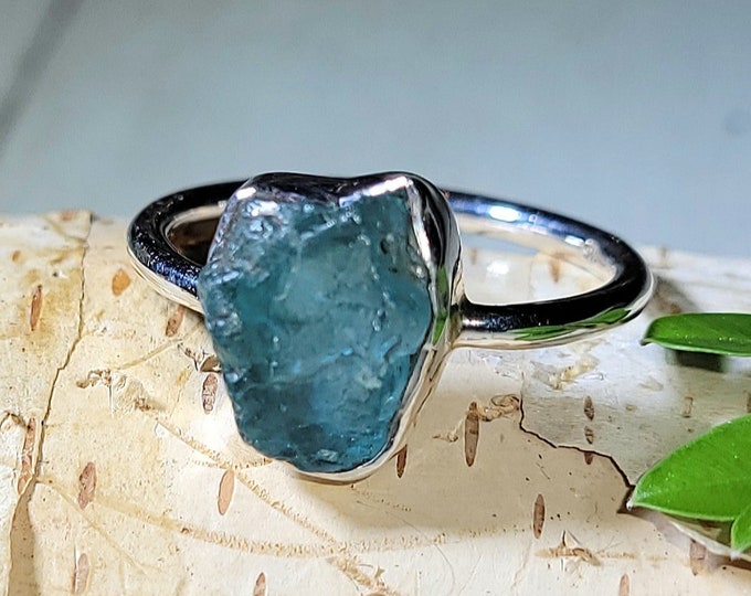 Natural Top Grade Blue Rough Cut Apatite Handmade .925 Sterling Silver Ring Size 8.5 4 Grams 1/2" x 3/8" AN48