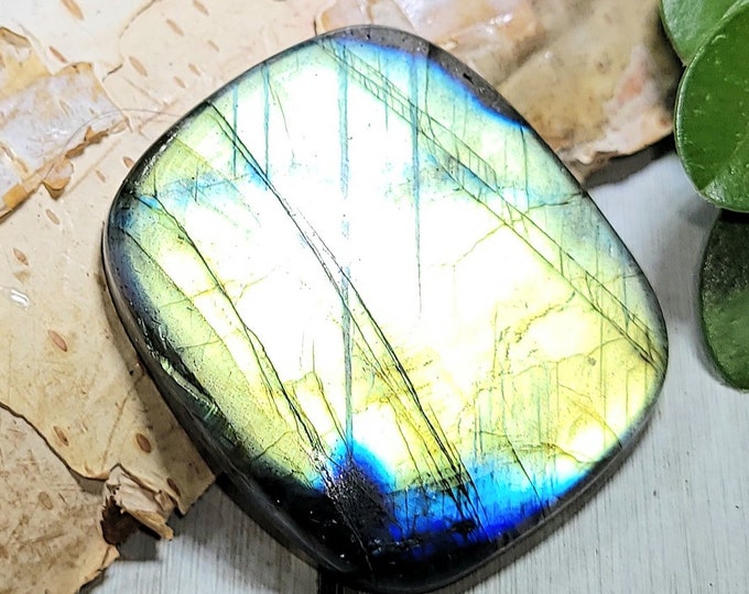 Natural Top Quality Multi Flash Labradorite Cushion Cabochon 50ct 10 Grams 32mm x 28mm Wire Wrapping, Weaving or Pendant AD35