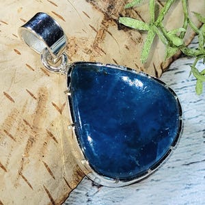 Blue Apatite Pendant, .925 Sterling Silver Apatite Pendant, Silver Apatite Pendant, Gift for her, Statement pendant HW09