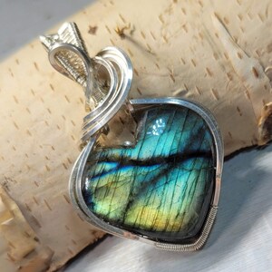 Labradorite Stone Pendant, Labradorite wire wrapped .925 Silver Pendant, Sterling Silver Wire Wrapped pendants, Handmade Stone Jewelry CU15
