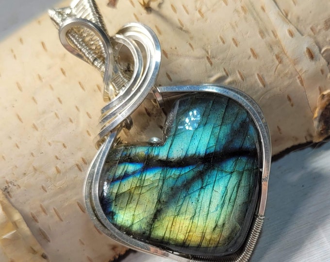 Labradorite Stone Pendant, Labradorite wire wrapped .925 Silver Pendant, Sterling Silver Wire Wrapped pendants, Handmade Stone Jewelry CU15