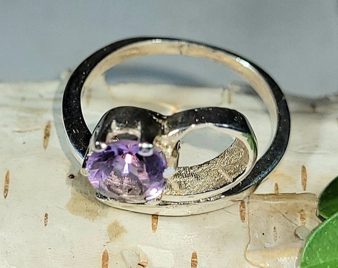 Natural Round Cut Amethyst .925 Sterling Silver Ring Size 5 3 Grams 1/2" x 1/2" N37