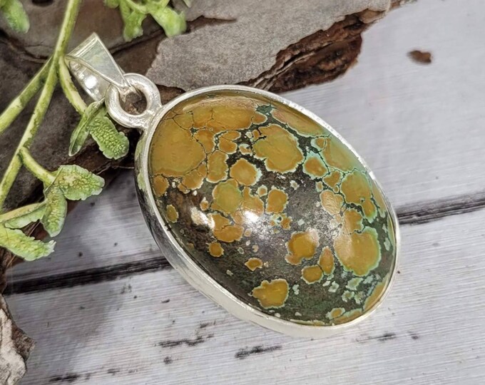 Natural High Grade Tibetian Turquoise .925 Sterling Silver Pendant Weighs 8 Grams measures 1 5/8" x 7/8" CY26.