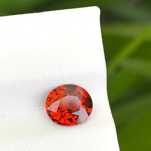 Natural spessartine garnet / orange garnet in oval shape semiprecious gemstone for jewelry 2.16 cts