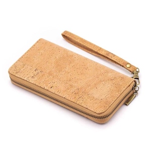Cartera de corcho natural con cremallera estampada para mujer