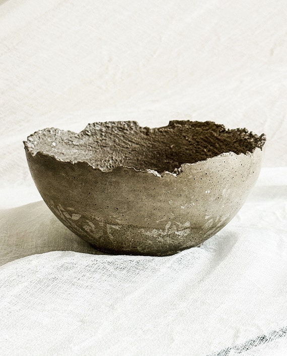Rough Edge Cement Bowl: Urban Decor Candlemaking Vessel