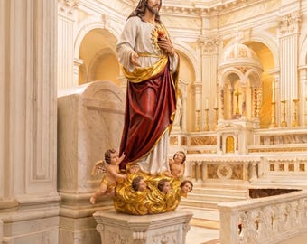 Handmålad staty av Jesu heliga hjärta med keruber – katolsk resinfigur, altardekoration för hemmet