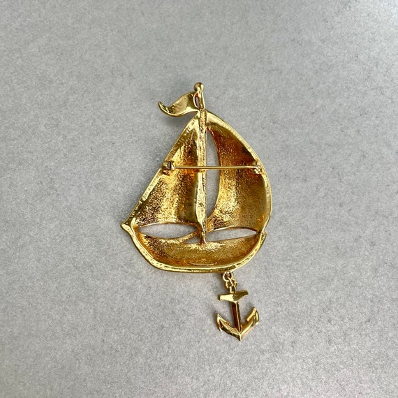 Vintage Avon Sailboat Pin, Gold Tone White Navy B… - image 3