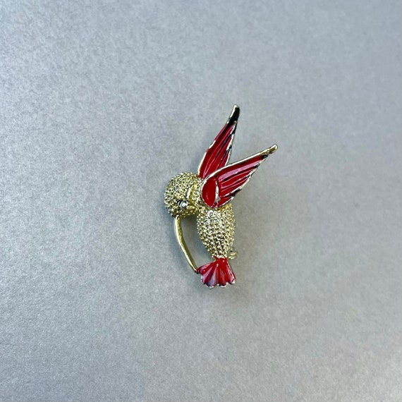 Vintage Humming Bird Pin, Gold Tone Red Enamel Co… - image 2