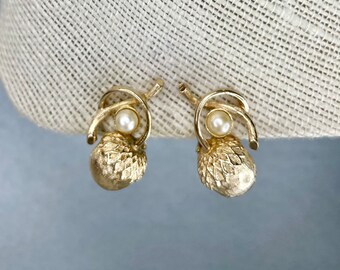 Vintage Sarah Coventry Acorn Earrings, Gold White Pearl Oak Plant Clip On Earrings, Estate Costume Jewelry, Gift for Her.