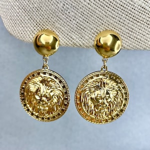 Vintage Gold Tone Lion Head Clip On Earrings: Estate Jewelry